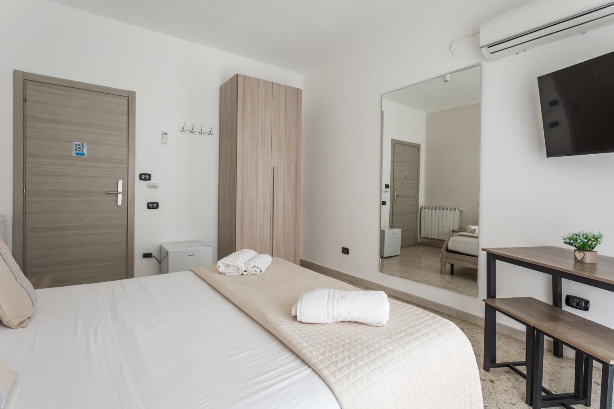 Napoli Fly Guest House 290 Екстер'єр фото